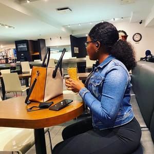 Meet your Posher, Lorienne